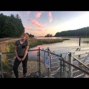 Meet your Posher, Thalia